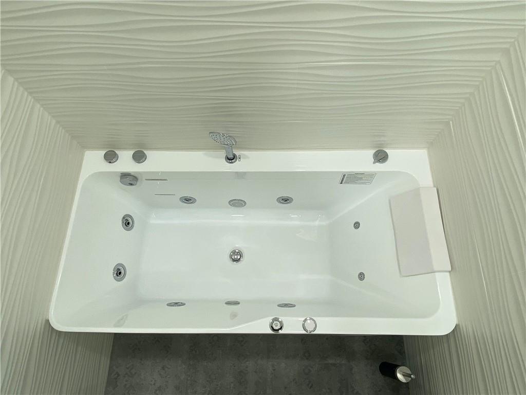 NORWOOD 39-21 B - Residential