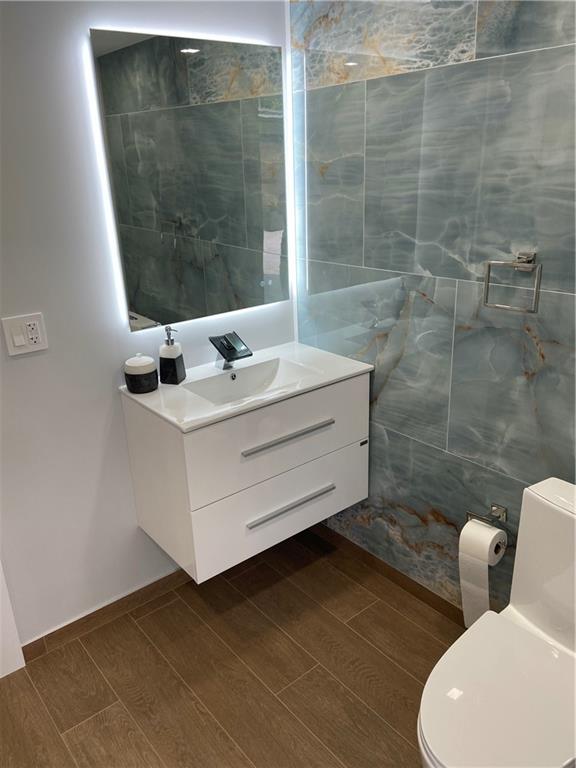 NORWOOD 39-21 B - Residential