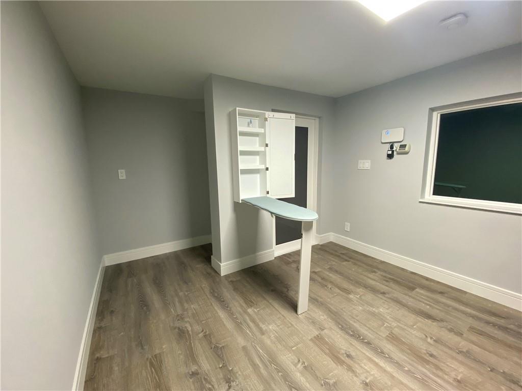 NORWOOD 39-21 B - Residential