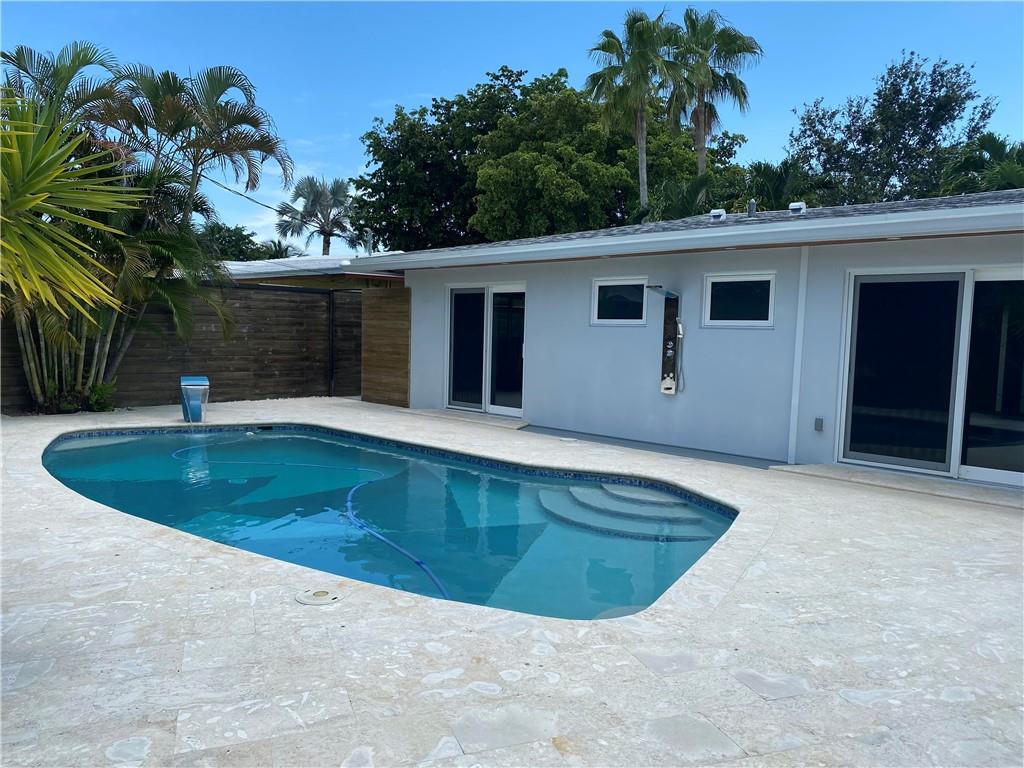 NORWOOD 39-21 B - Residential