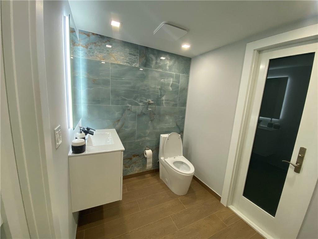 NORWOOD 39-21 B - Residential