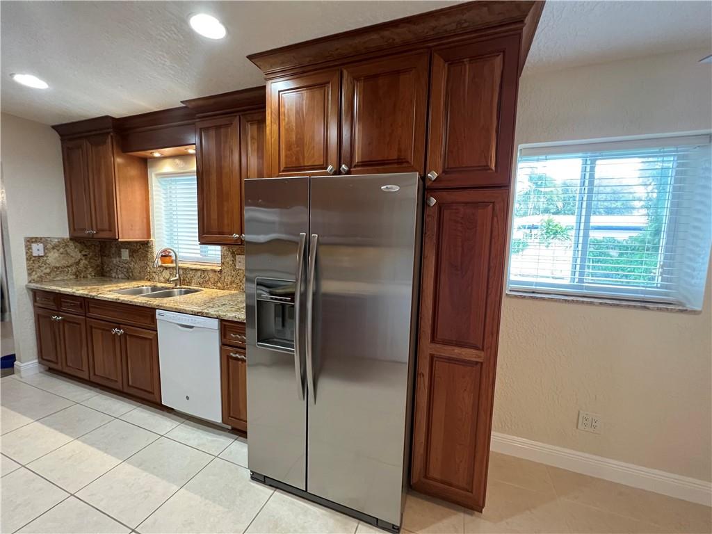 The Cove 5th Sec 39-5 B - Residential Lease