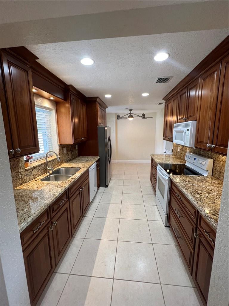The Cove 5th Sec 39-5 B - Residential Lease