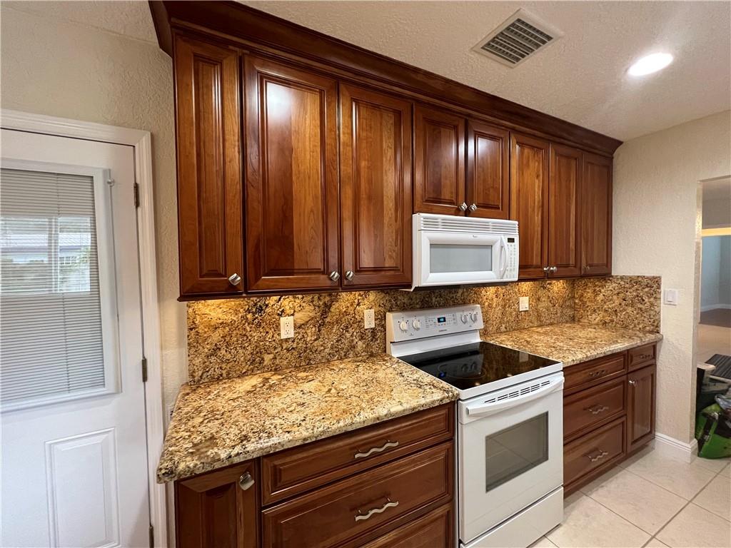 The Cove 5th Sec 39-5 B - Residential Lease