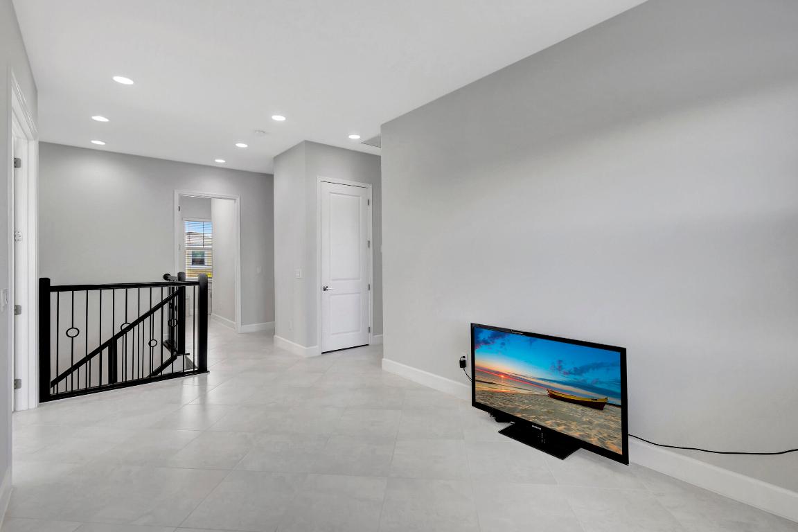 GROVES OF WESTLAKE - Residential