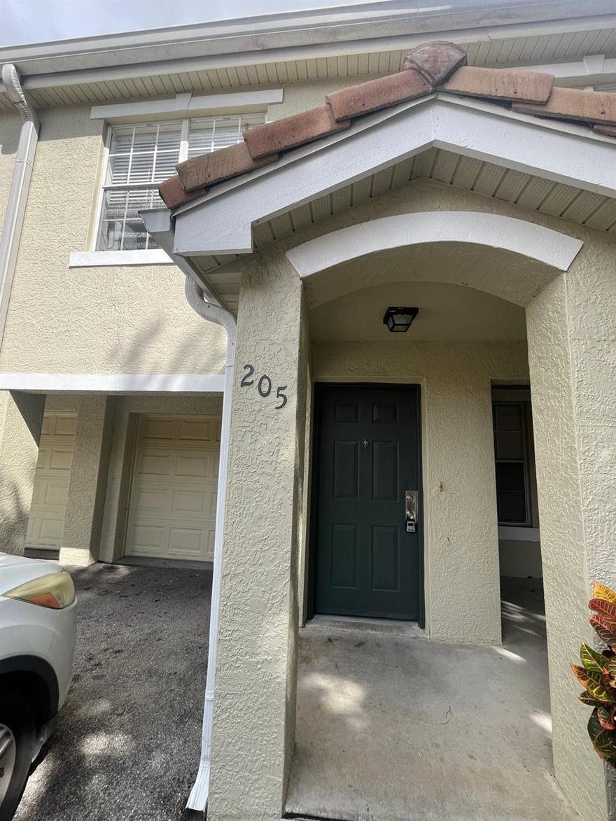 Excellent location! Beautiful condo with 2 bedrooms, 2 bathrooms, a garage, and a screened-in balcony. Well-managed gated community with a beautiful clubhouse, pool, fitness center, playground, and more. Located in The Belmont at Saint Lucie West, close to I-95, steps from restaurants, shopping, the Mets stadium, and schools.
