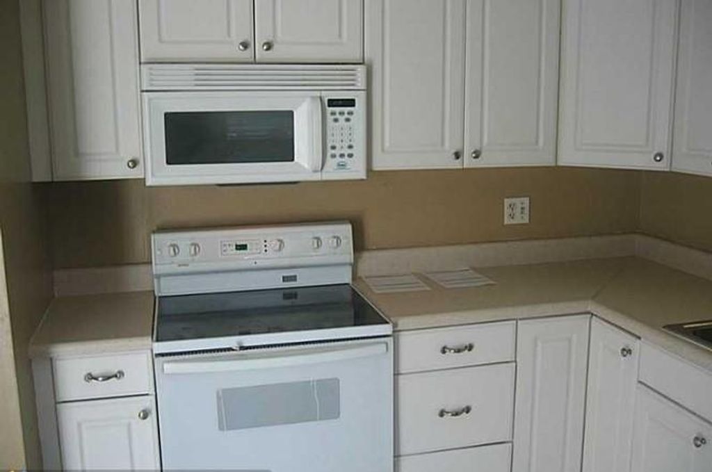 Photo of 1507 NE 5th Avenue #1, Fort Lauderdale, FL 33304 (MLS # F10534944)