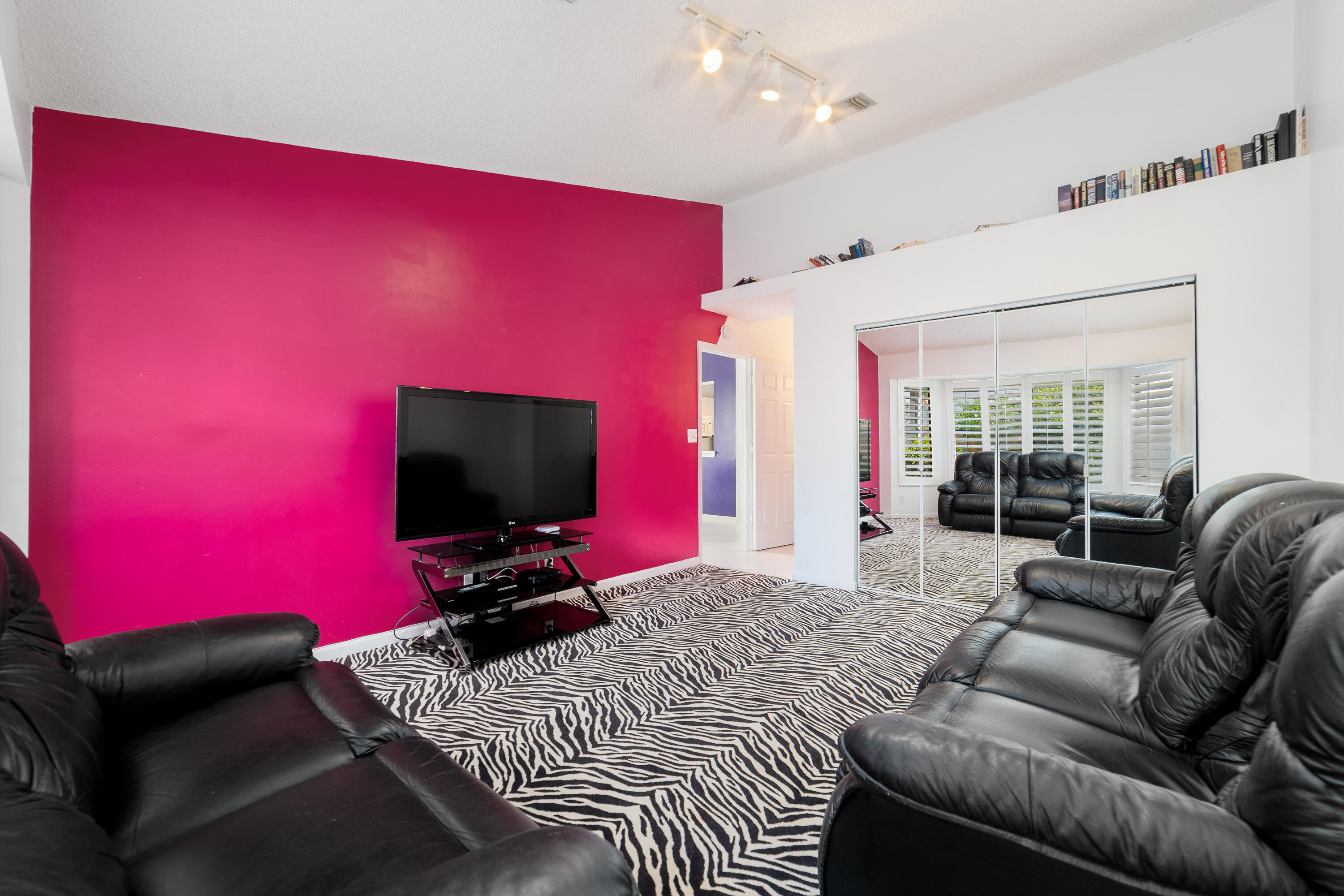 WIMBLEDON VILLAS OF VIA VERDE - Residential