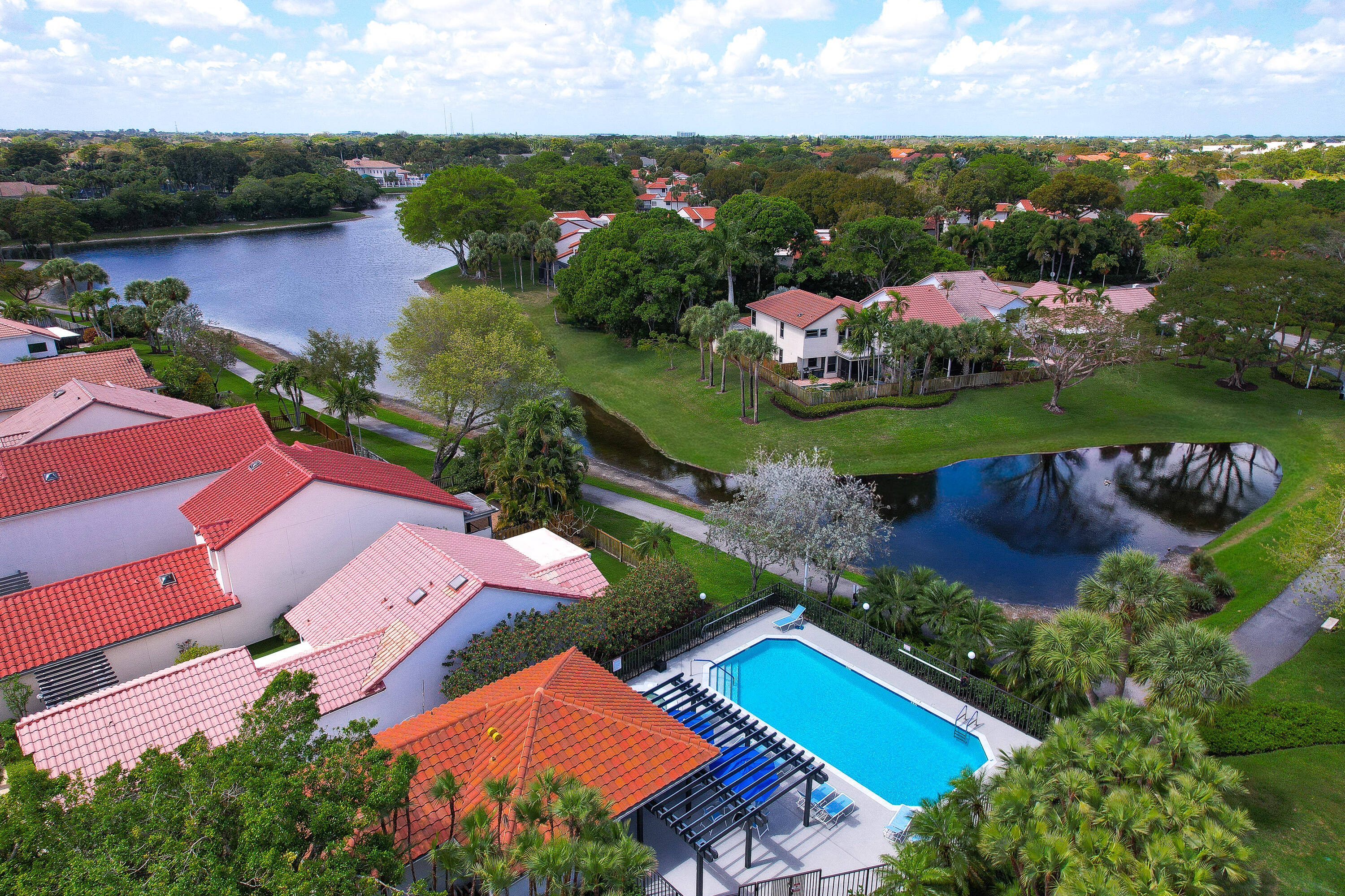 WIMBLEDON VILLAS OF VIA VERDE - Residential