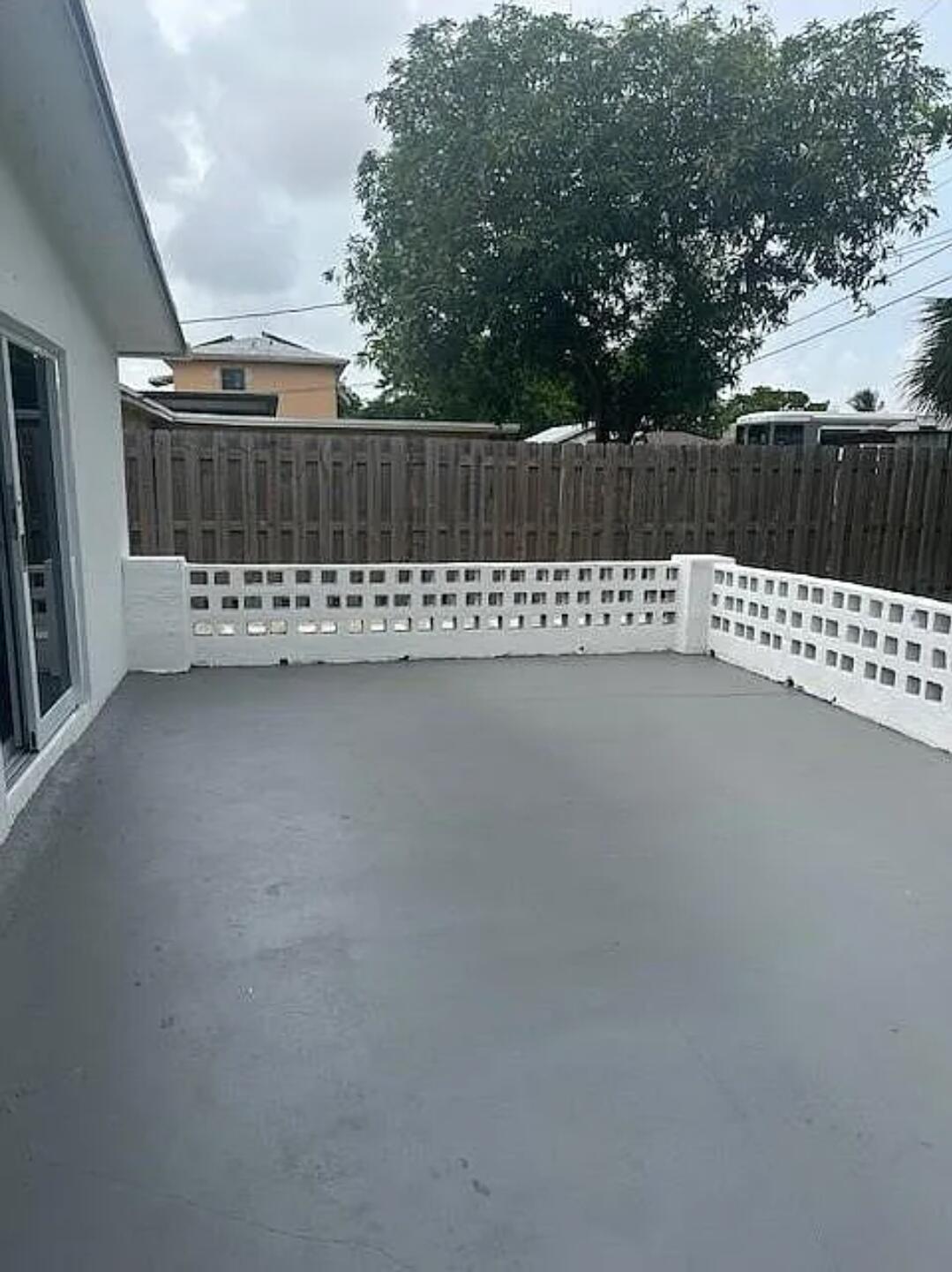 1558 NW 5th Avenue