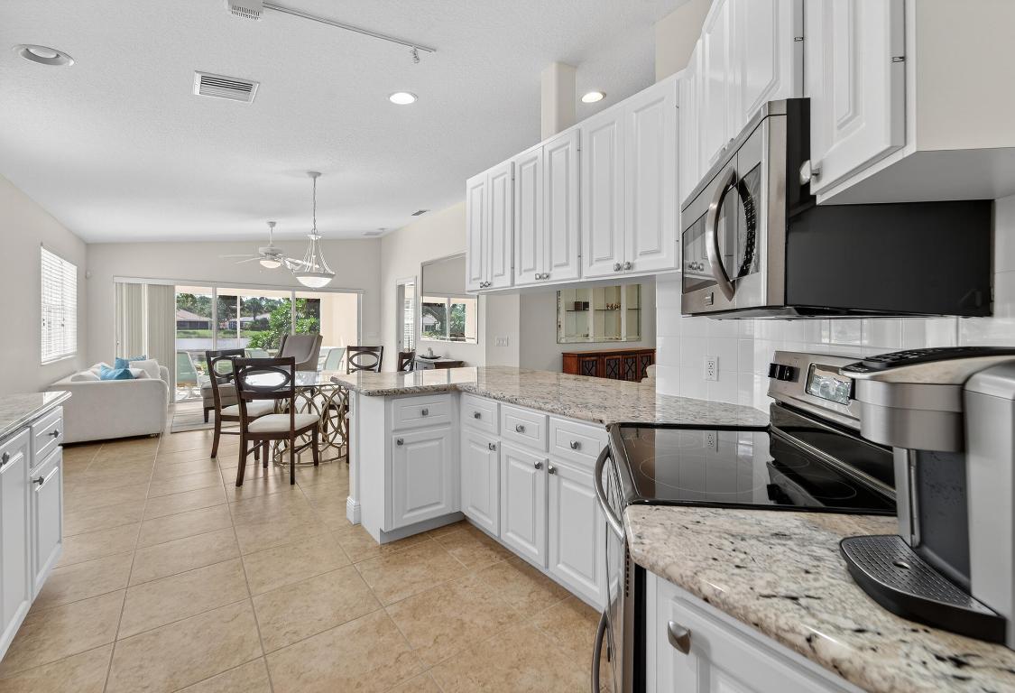 9177 SE Retreat Drive