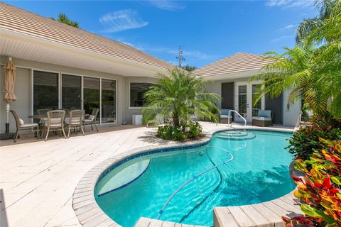 Single Family Residence in Vero Beach FL 2136 Sea Mist Ct Ct.jpg