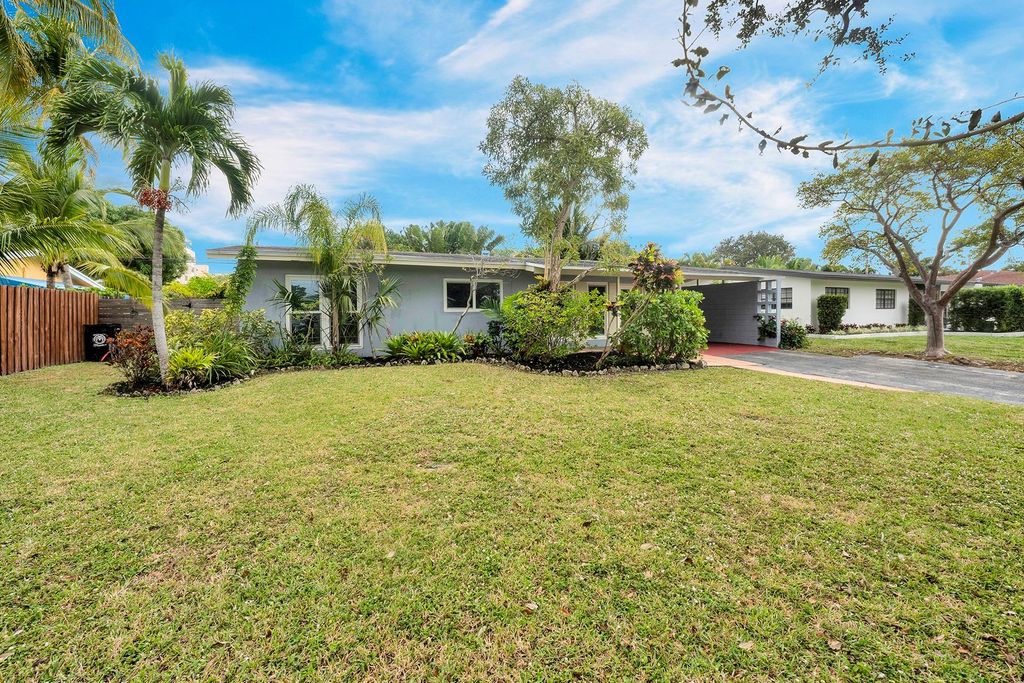 Photo of 4730 NE 18th Terrace, Fort Lauderdale, FL 33308 (MLS # F10478104)