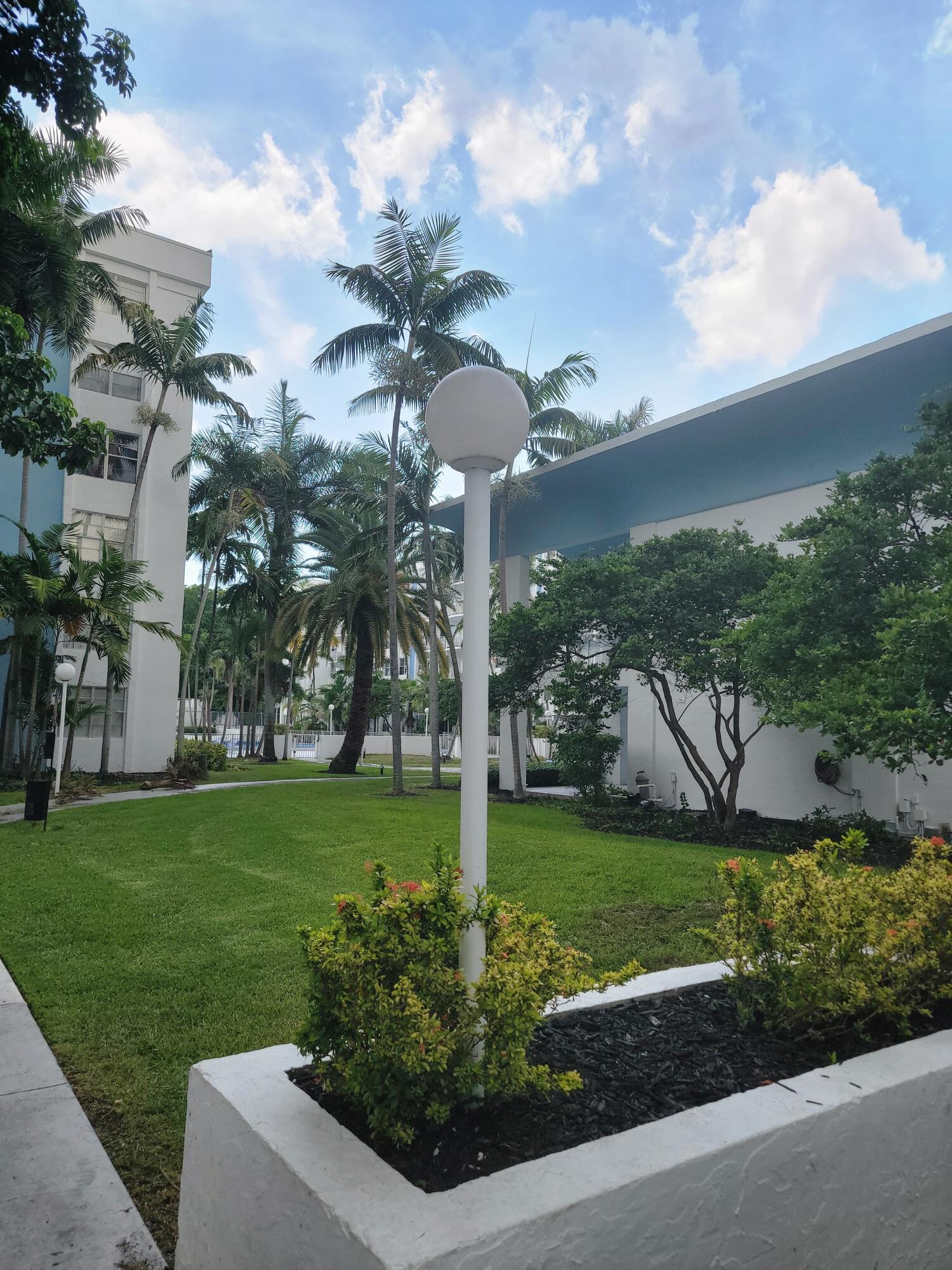 484 NW 165TH ST Street A-609