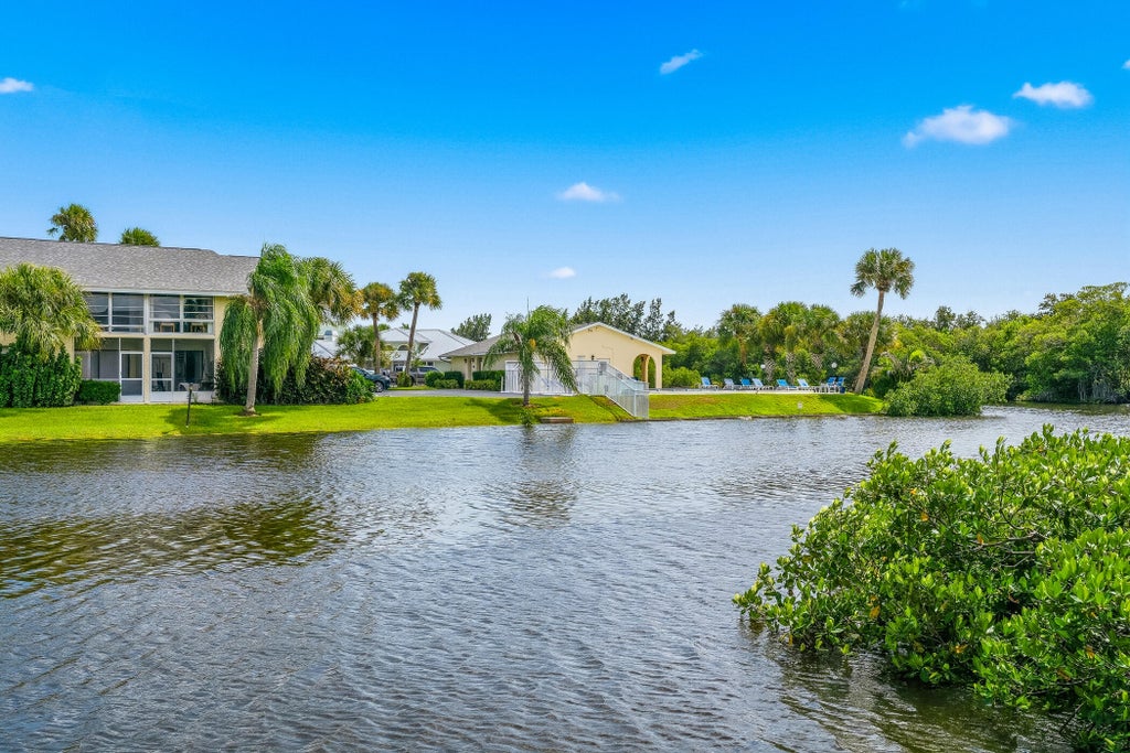 Photo of 1830 Robalo Drive, Vero Beach, FL 32960 (MLS # B26081982)