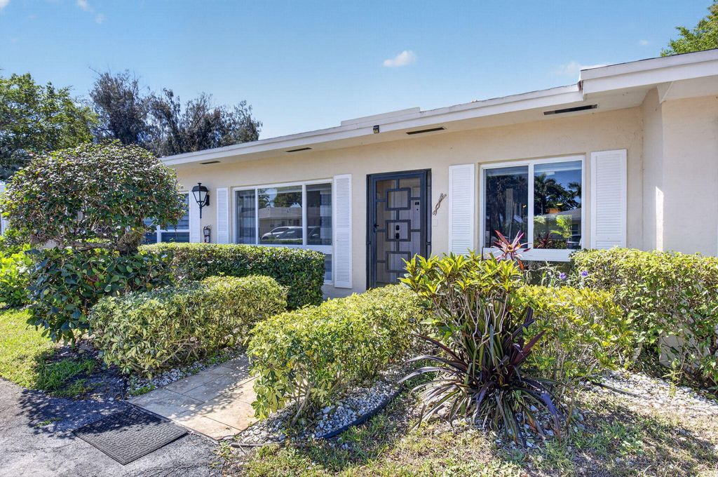 Photo of 13740 VÃ­a Flora #C, Delray Beach, FL 33484 (MLS # B26026542)