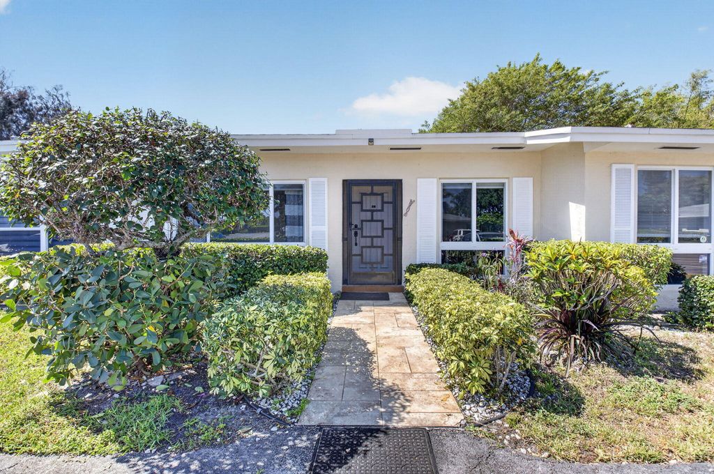 Photo of 13740 VÃ­a Flora #C, Delray Beach, FL 33484 (MLS # B26026542)