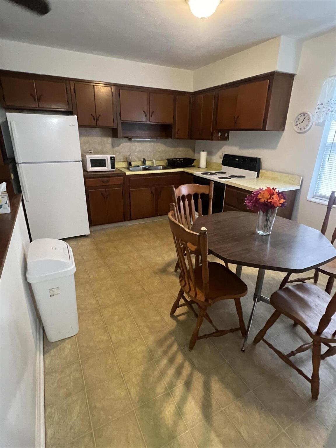 PEPPER PARK - Residential Lease
