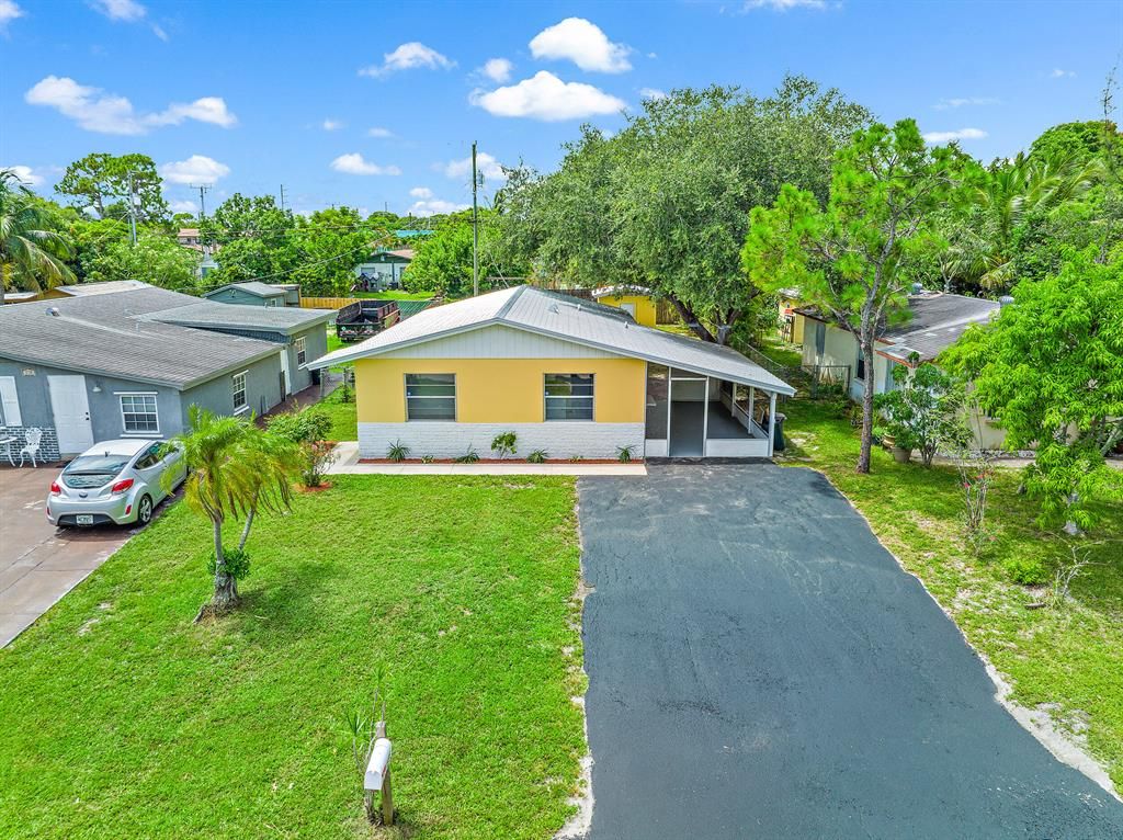 Photo of 126 2nd Street, Jupiter, FL 33458 (MLS # R10819896)