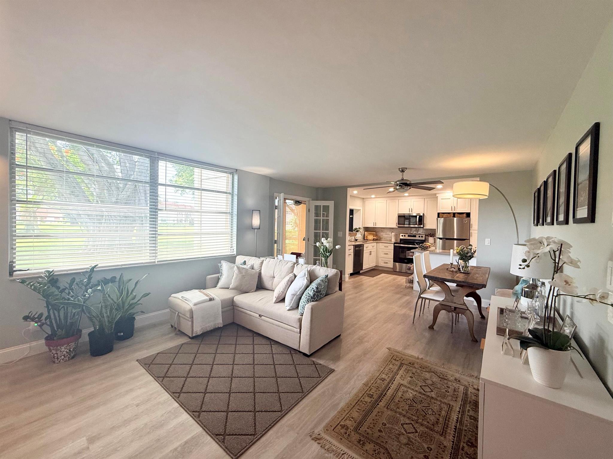 17 Willowbrook Lane 104, Delray Beach, FL, 33446/$220,000 1 17 Willowbrook Lane 104