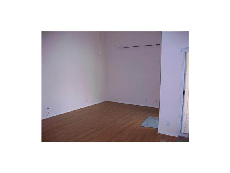 COUNTRY ISLES - Residential Lease