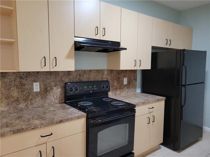 ROSEMONT CONDOMINIUM - Residential Lease