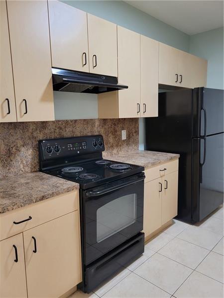 ROSEMONT CONDOMINIUM - Residential Lease