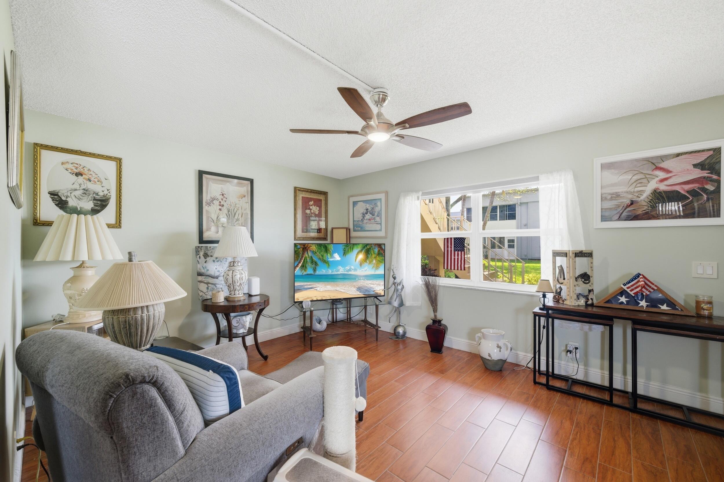 KINGS POINT - Residential