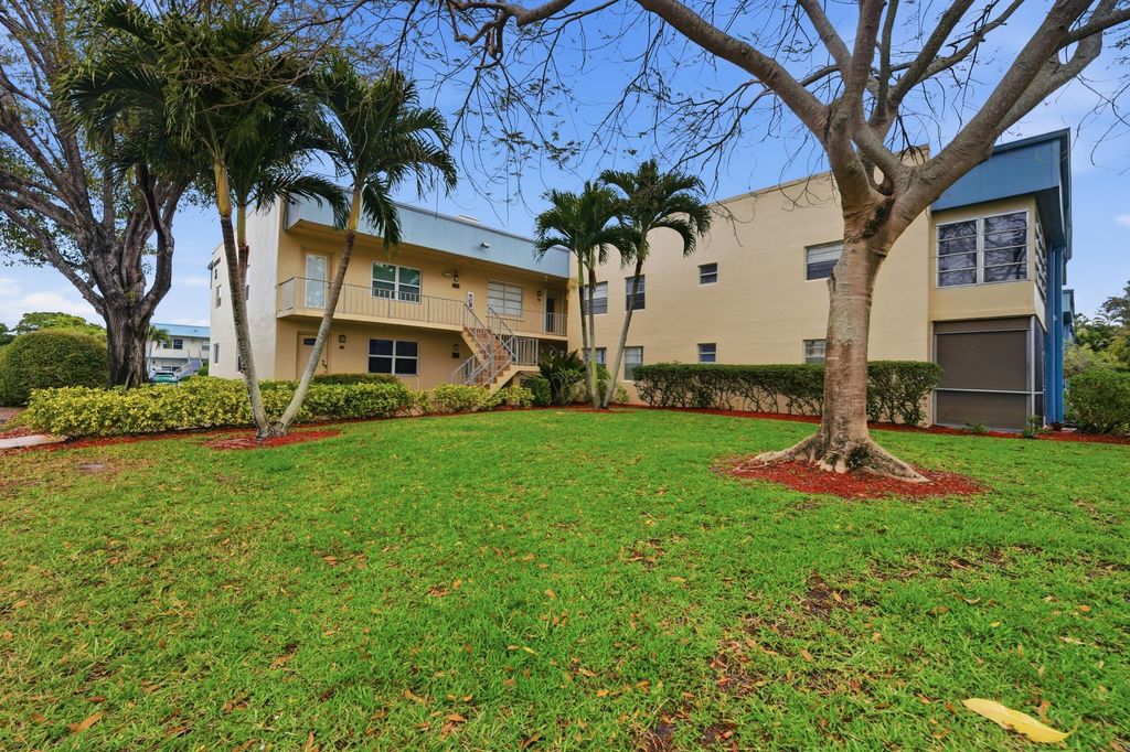 Photo of 888 Flanders S, Delray Beach, FL 33484 (MLS # R11169132)