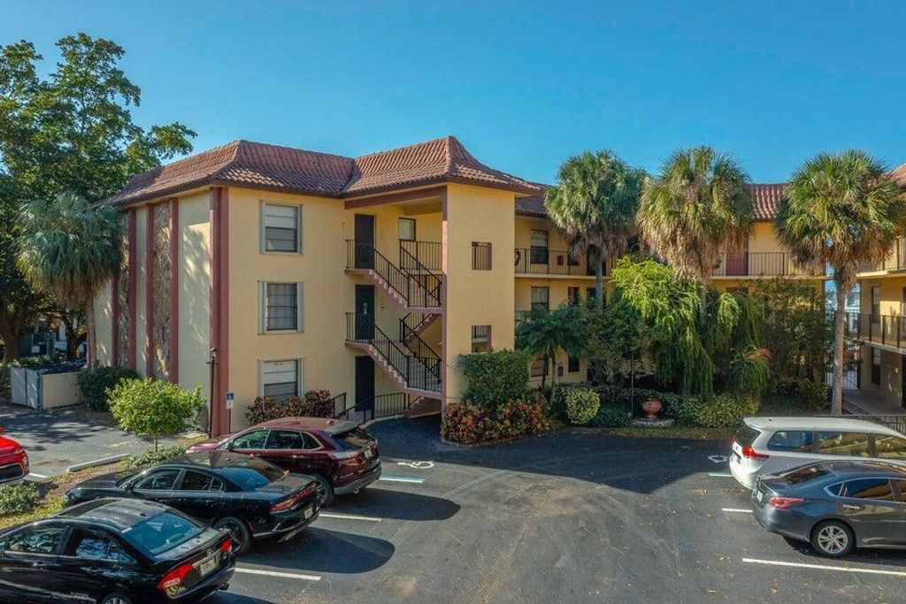 Photo of 327 Southwind Drive #208, North Palm Beach, FL 33408 (MLS # R10974255)