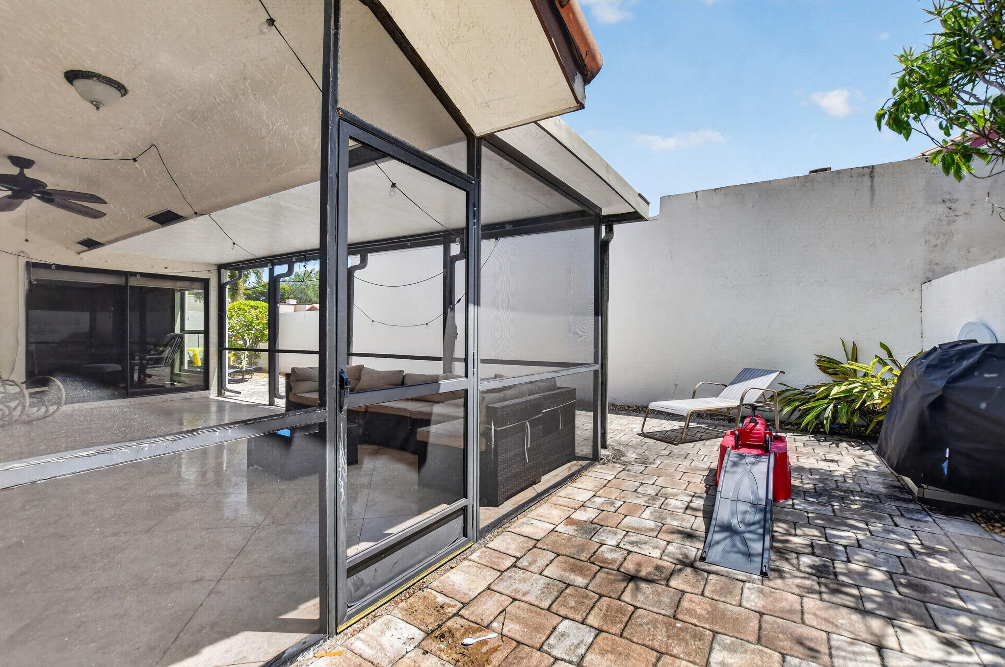 PRADERA OF VIA VERDE PH 1 REPLAT - Residential