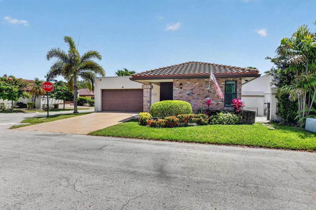 Photo of 6790 Jardin Place, Boca Raton, FL 33433 (MLS # B26019393)