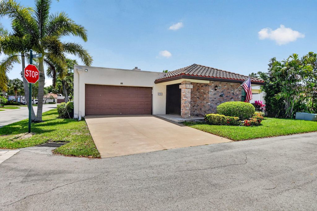 Photo of 6790 Jardin Place, Boca Raton, FL 33433 (MLS # B26019393)