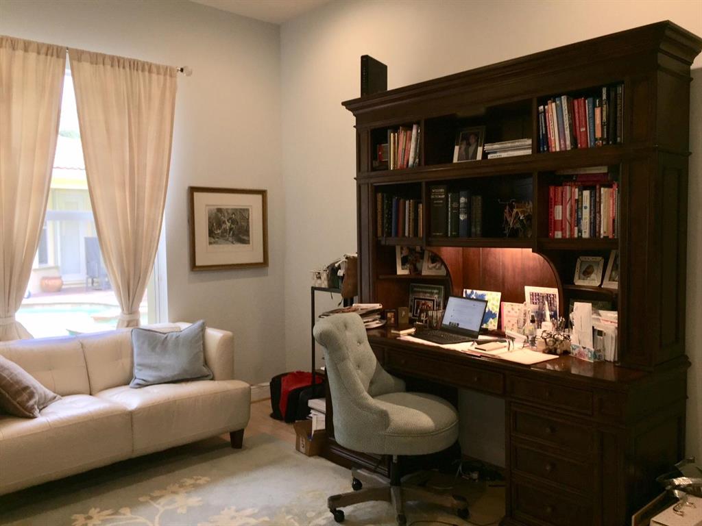 Mizner Country Club - Residential Lease