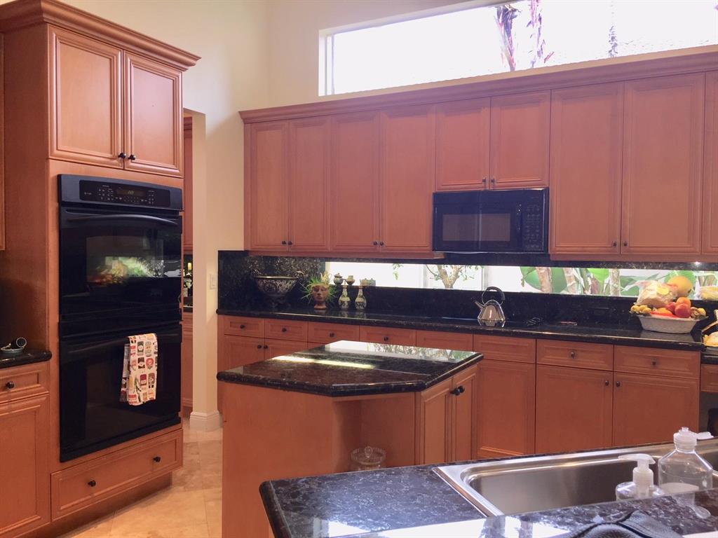 Mizner Country Club - Residential Lease