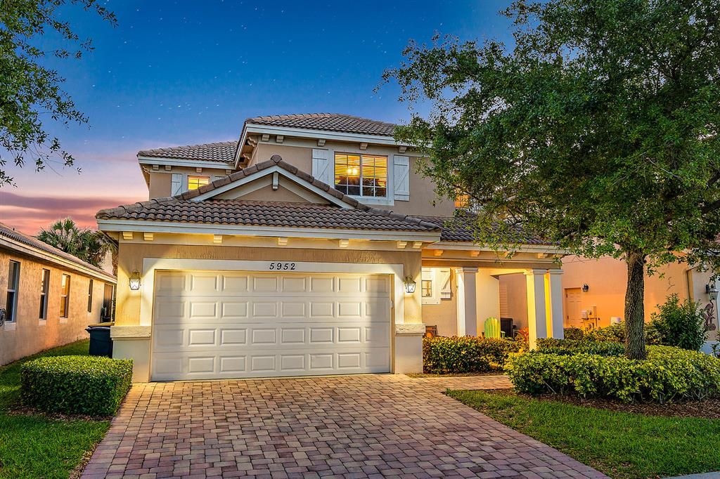 Photo of 5952 SE Crooked Oak Avenue Ave, Hobe Sound, FL 33455 (MLS # R10787761)