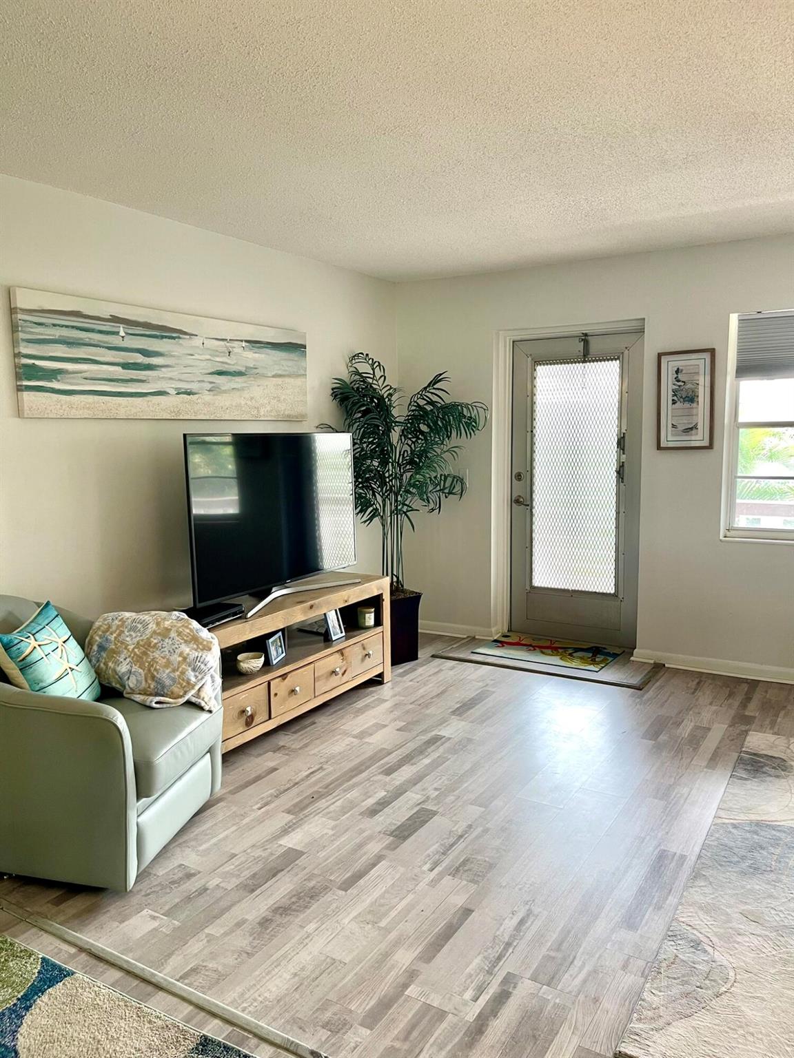 View photos, virtual tours, details... 211 Dorchester I
