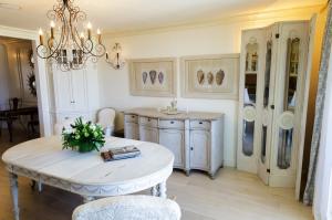 VILLAS INC - Residential