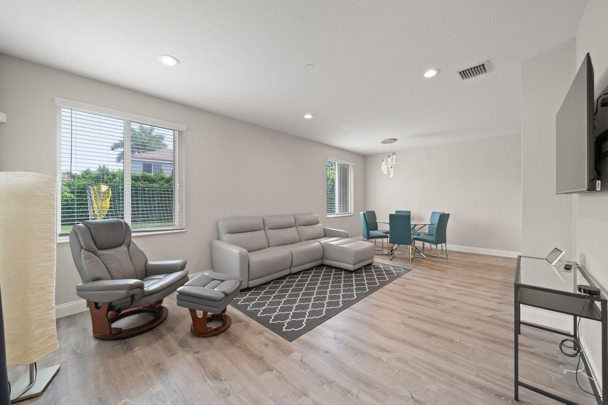 1738 Sycamore Terrace