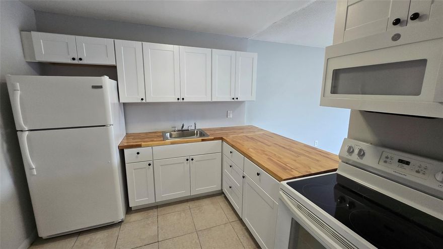 MOVE-IN with ONLY 2 MONTHS !!! 1 bedroom and 1.5 bathrooms unit, tile flooring throughout the unit, walk-in closet, open balcony! Very bright and spacious. Gated community, elevator, pool and laundry facilities!! It's located in a very convenient area, close to Schools, Restaurants, Shops, and transportation. This unit will not last! The condo association requires a refundable $600 common area deposit, paid by the tenant. Important: The landlord mandates payment for the first month's rent, last month's rent, and a security deposit (totaling 3 months' rent). If you are unable to pay the full amount upfront, you can pay the first month's rent and security deposit upon moving in. The last month's rent can be divided into 6 installments, payable with subsequent rent payments.