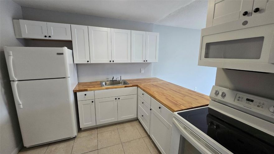 MOVE-IN with ONLY 2 MONTHS !!! 1 bedroom and 1.5 bathrooms unit, tile flooring throughout the unit, walk-in closet, open balcony! Very bright and spacious. Gated community, elevator, pool and laundry facilities!! It's located in a very convenient area, close to Schools, Restaurants, Shops, and transportation. This unit will not last! The condo association requires a refundable $600 common area deposit, paid by the tenant. Important: The landlord mandates payment for the first month's rent, last month's rent, and a security deposit (totaling 3 months' rent). If you are unable to pay the full amount upfront, you can pay the first month's rent and security deposit upon moving in. The last month's rent can be divided into 6 installments, payable with subsequent rent payments.