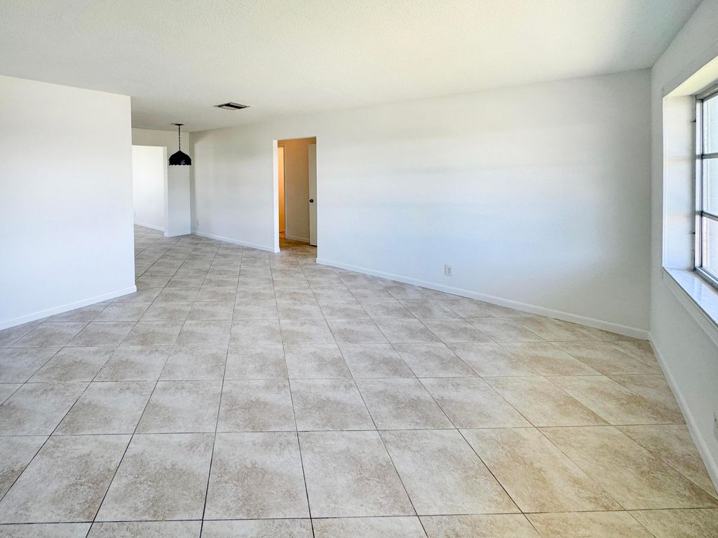 Photo of 514 SW 20th Street, Boynton Beach, FL 33426 (MLS # R11164134)