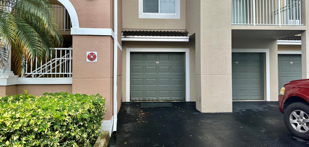 Photo of 6530 Emerald Dunes Drive #308, West Palm Beach, FL 33411 (MLS # R11076496)