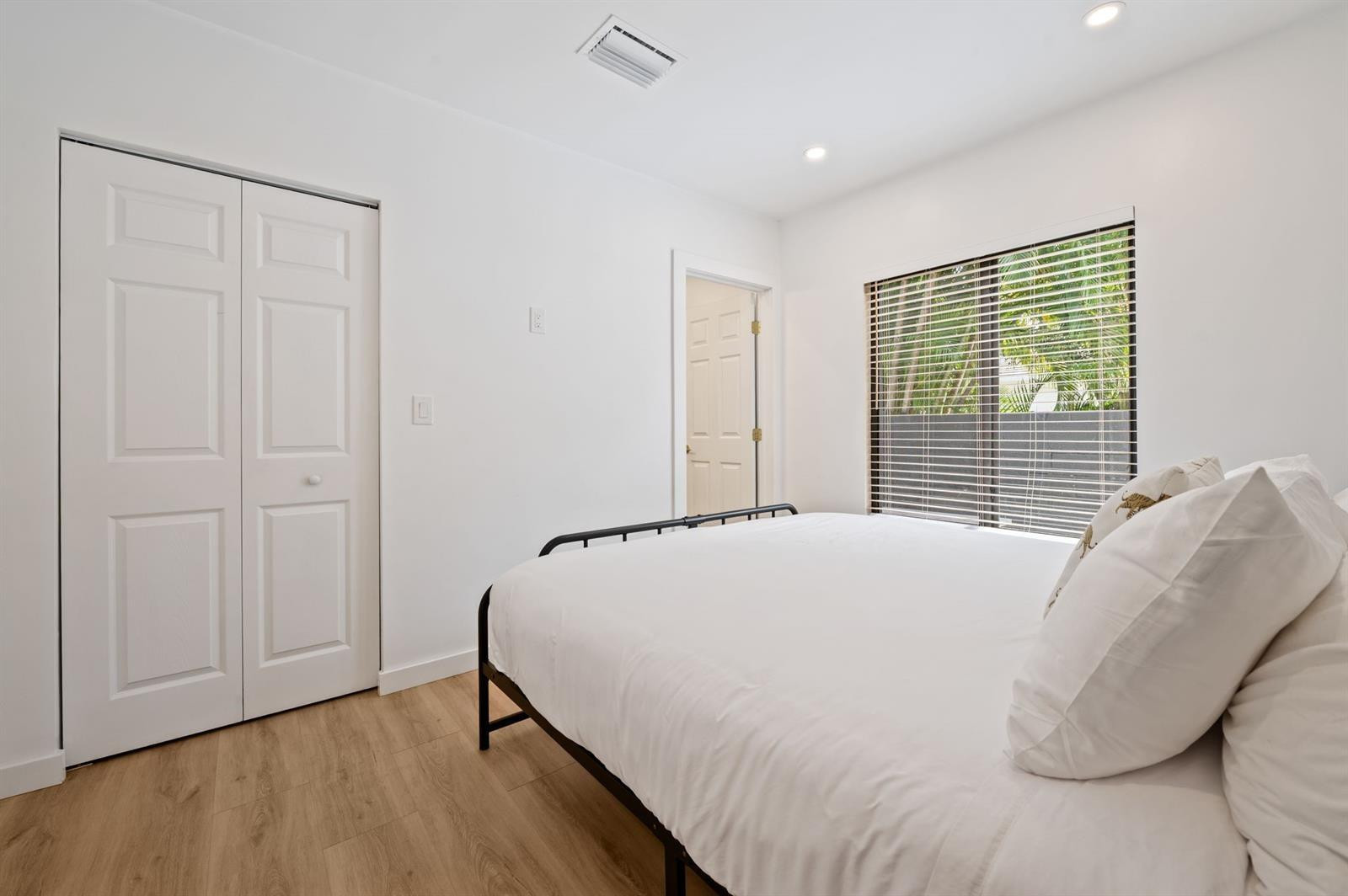 VICTORIA PARK - Residential Income