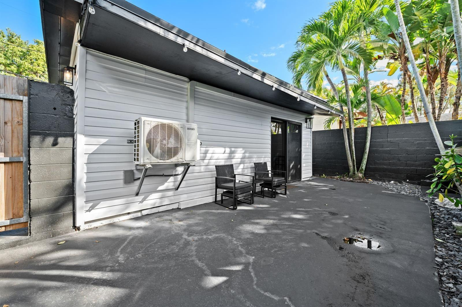 VICTORIA PARK - Residential Income