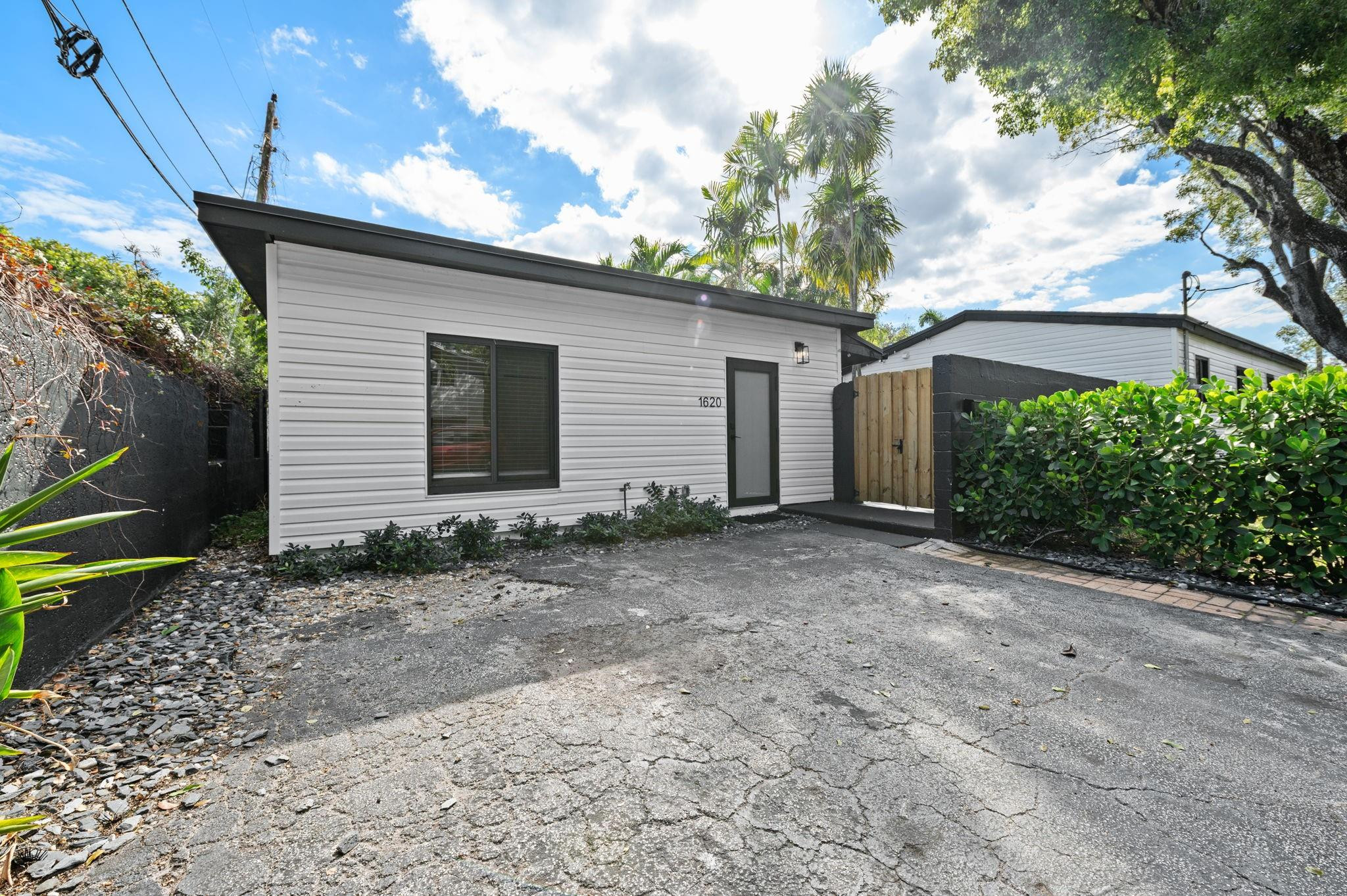 VICTORIA PARK - Residential Income