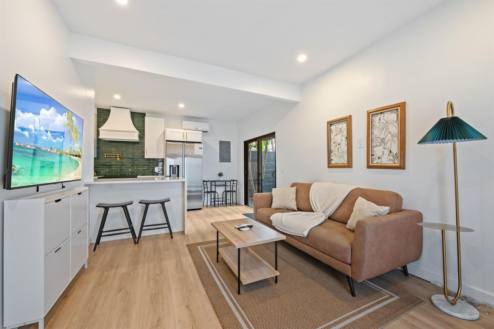 VICTORIA PARK - Residential Income