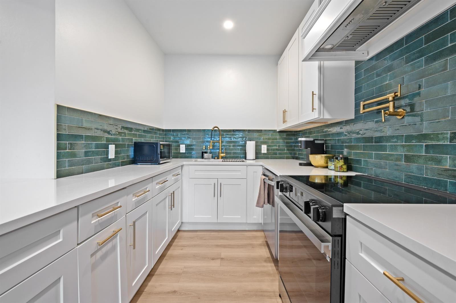 VICTORIA PARK - Residential Income