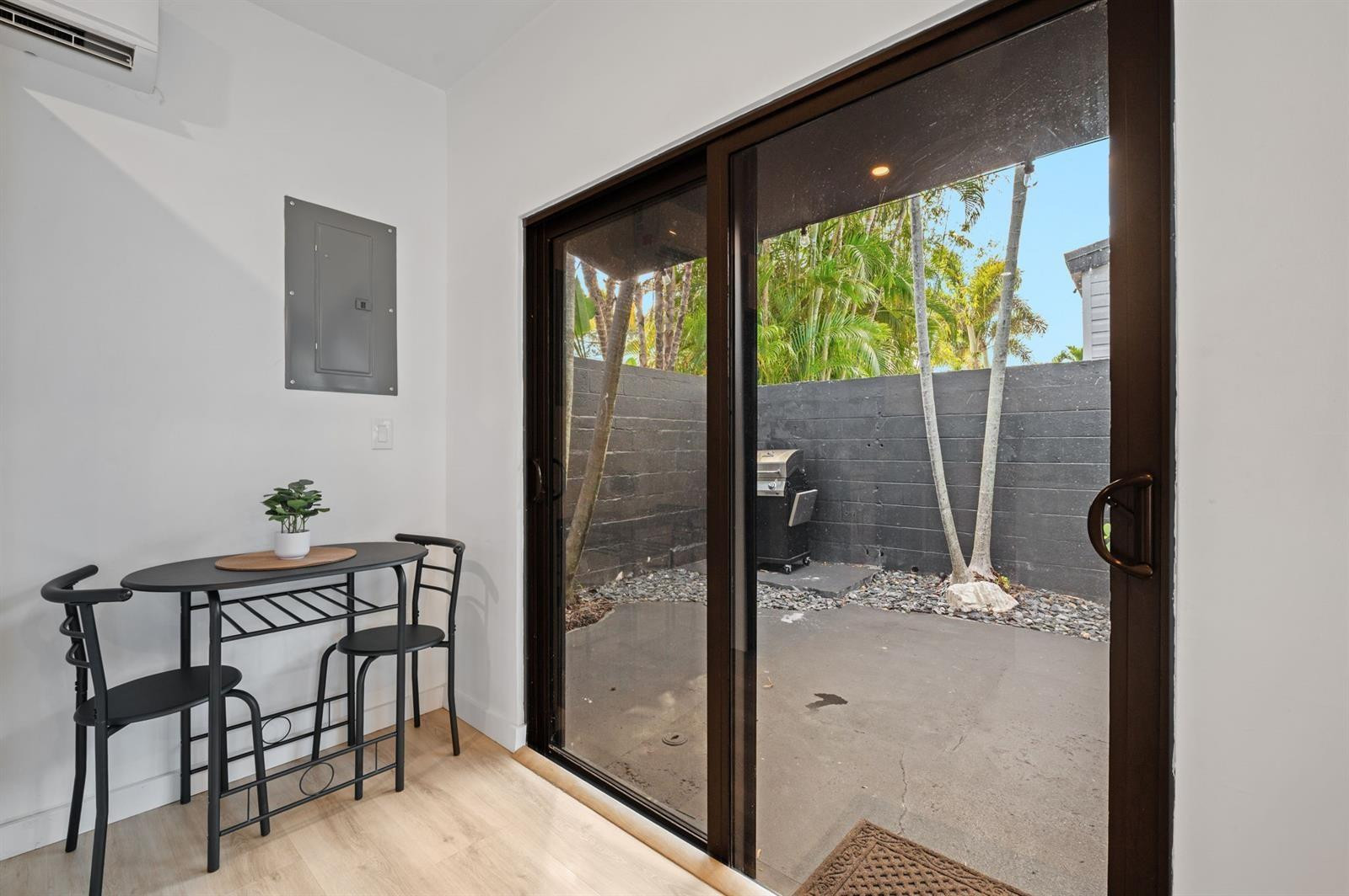 VICTORIA PARK - Residential Income