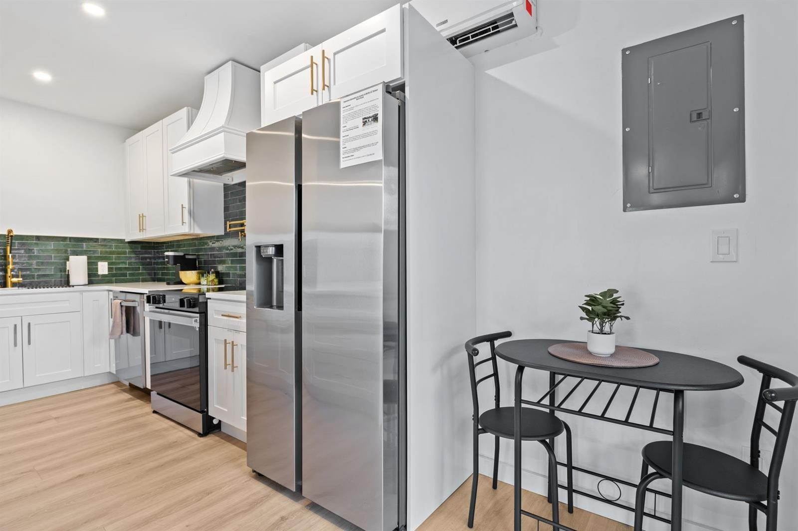 VICTORIA PARK - Residential Income